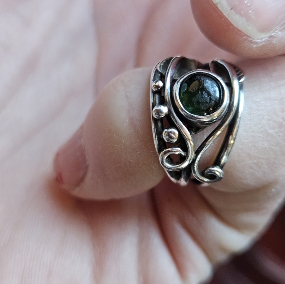 Green Tourmaline Sterling silver ring - Picture 2 of 2